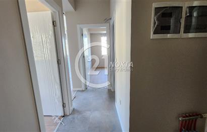 ŞENESENEVLERDE GÜVENLİKLİ 2 YILLIK SİTEDE 2+1 NET 47 M2