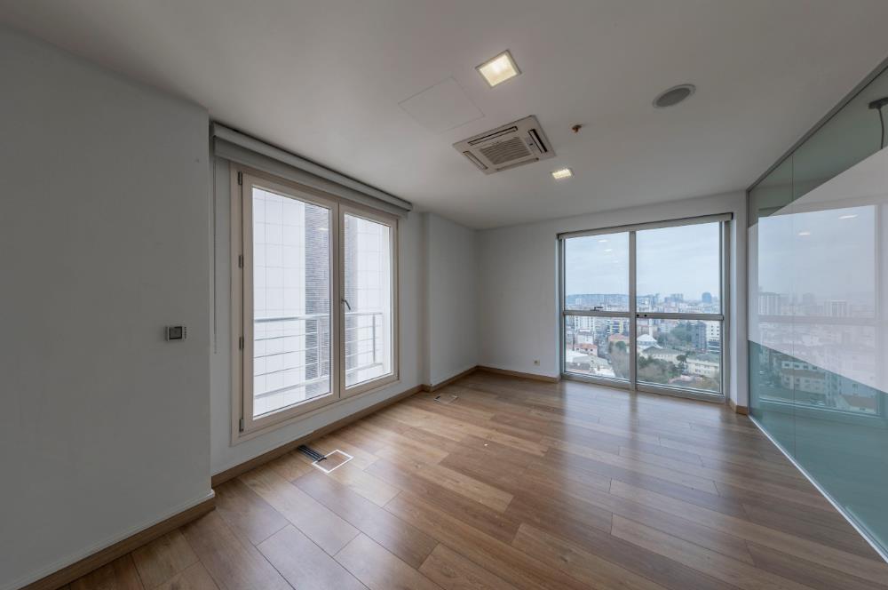 Kartal Yasa Kule'de Kiralık 350 M2 Komple Ofis Katı
