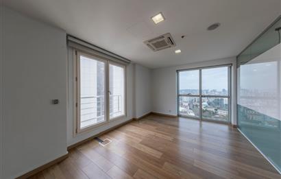Kartal Yasa Kule'de Kiralık 350 M2 Komple Ofis Katı