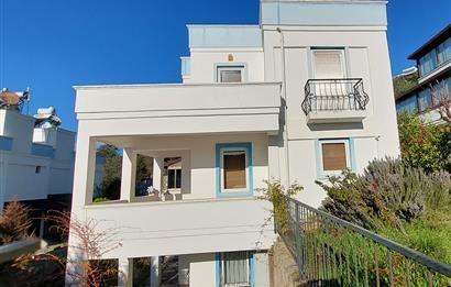 Bodrum-Adabükü'nde özel plajlı yaz dönemi kiralık dubleks daire