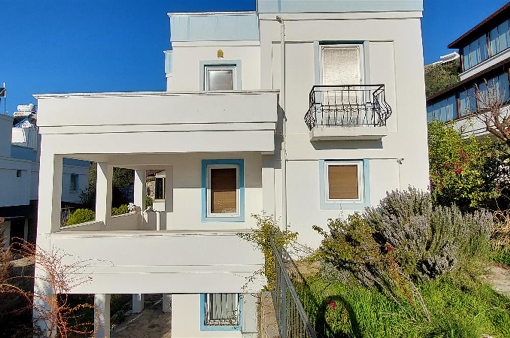 Bodrum-Adabükü'nde özel plajlı yaz dönemi kiralık dubleks daire