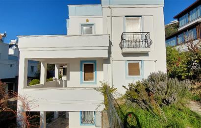 Bodrum-Adabükü'nde özel plajlı yaz dönemi kiralık dubleks daire