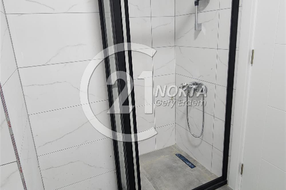 ŞENESENEVLERDE GÜVENLİKLİ 2 YILLIK SİTEDE 2+1 NET 47 M2