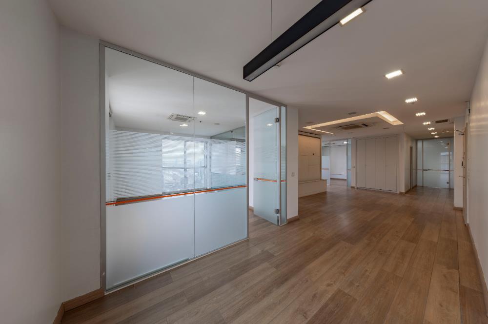 Kartal Yasa Kule'de Kiralık 350 M2 Komple Ofis Katı