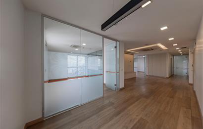 Kartal Yasa Kule'de Kiralık 350 M2 Komple Ofis Katı