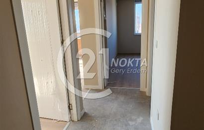ŞENESENEVLERDE GÜVENLİKLİ 2 YILLIK SİTEDE 2+1 NET 47 M2