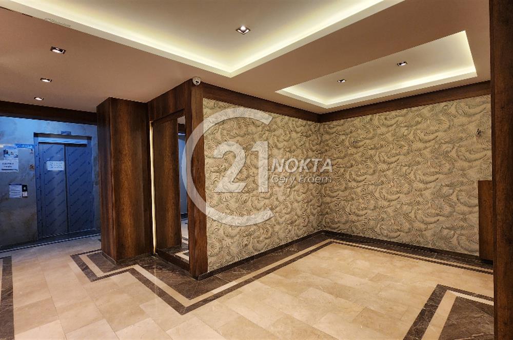 ŞENESENEVLERDE GÜVENLİKLİ 2 YILLIK SİTEDE 2+1 NET 47 M2