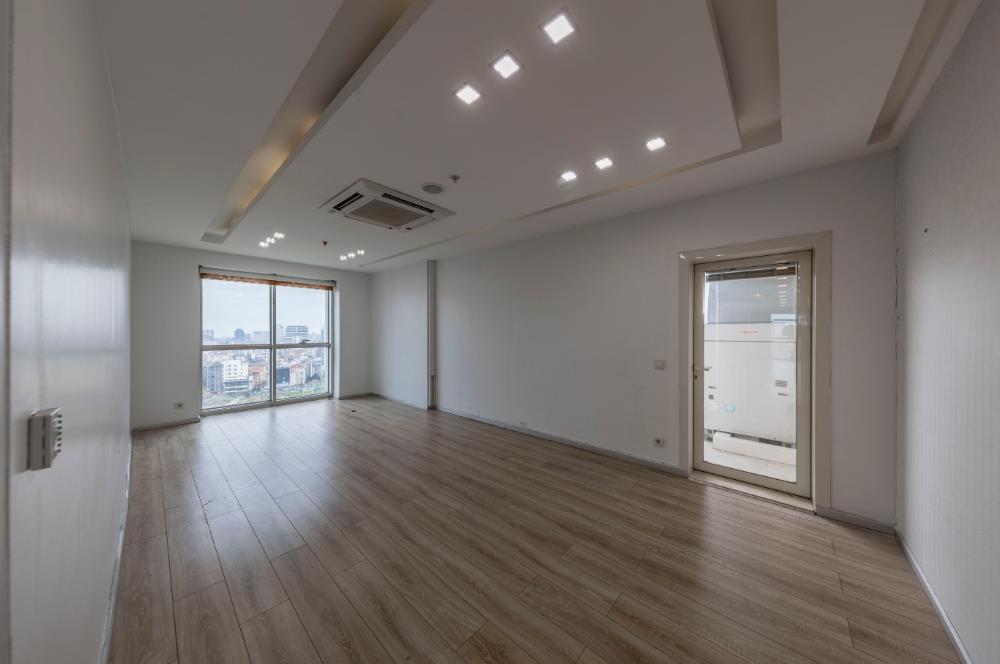 Kartal Yasa Kule'de Kiralık 350 M2 Komple Ofis Katı