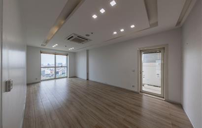 Kartal Yasa Kule'de Kiralık 350 M2 Komple Ofis Katı