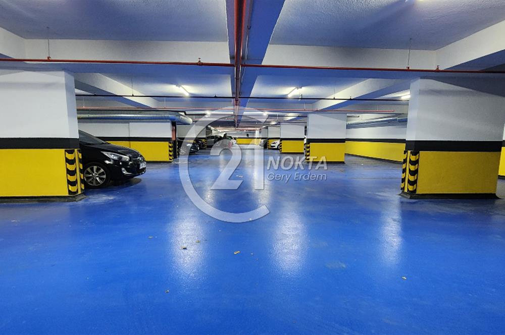 ŞENESENEVLERDE GÜVENLİKLİ 2 YILLIK SİTEDE 2+1 NET 47 M2