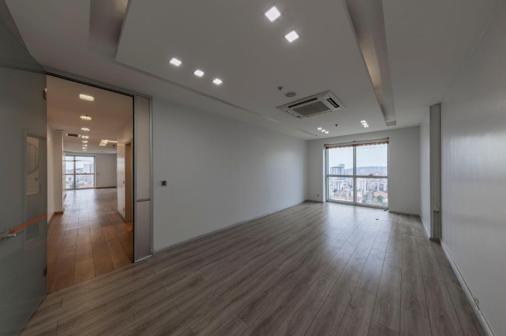 Kartal Yasa Kule'de Kiralık 350 M2 Komple Ofis Katı
