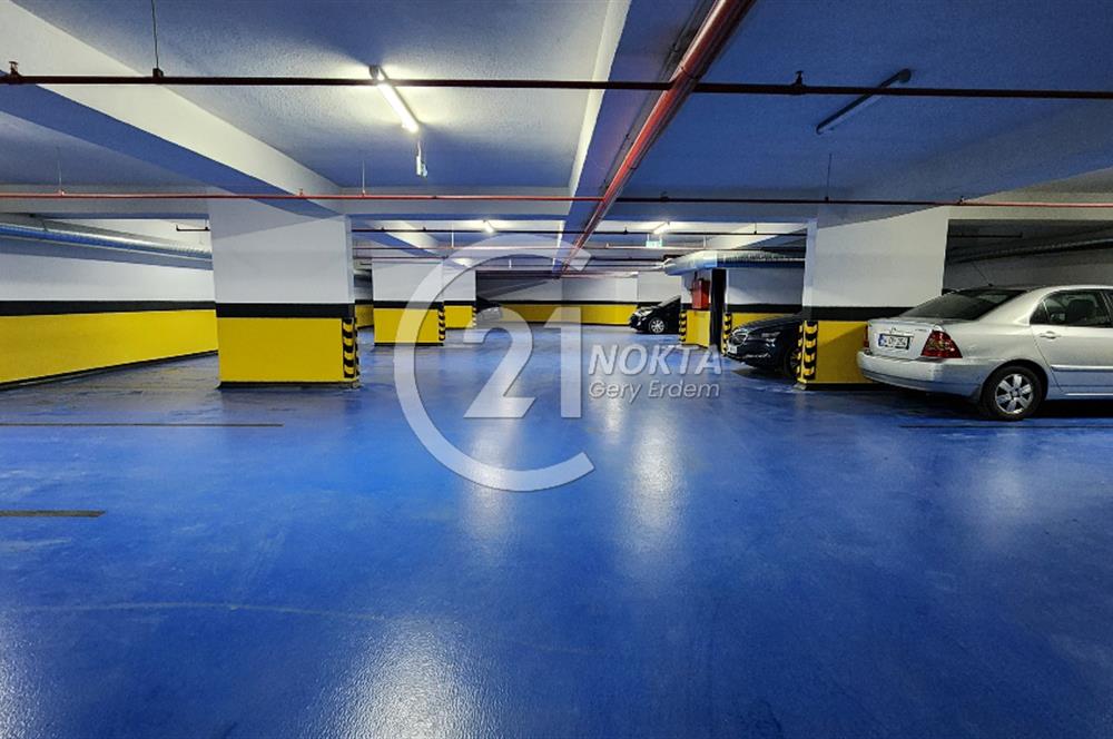 ŞENESENEVLERDE GÜVENLİKLİ 2 YILLIK SİTEDE 2+1 NET 47 M2