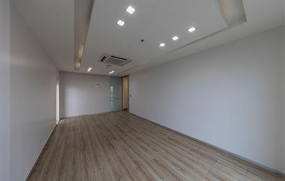Kartal Yasa Kule'de Kiralık 350 M2 Komple Ofis Katı