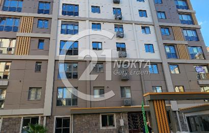 ŞENESENEVLERDE GÜVENLİKLİ 2 YILLIK SİTEDE 2+1 NET 47 M2