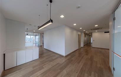 Kartal Yasa Kule'de Kiralık 350 M2 Komple Ofis Katı