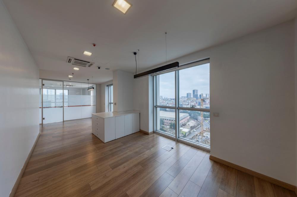Kartal Yasa Kule'de Kiralık 350 M2 Komple Ofis Katı