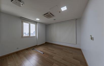Kartal Yasa Kule'de Kiralık 350 M2 Komple Ofis Katı
