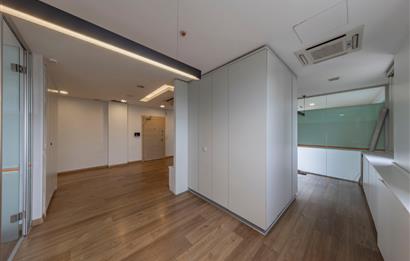 Kartal Yasa Kule'de Kiralık 350 M2 Komple Ofis Katı