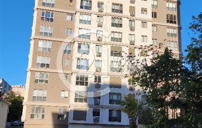 ŞENESENEVLERDE GÜVENLİKLİ 2 YILLIK SİTEDE 2+1 NET 47 M2