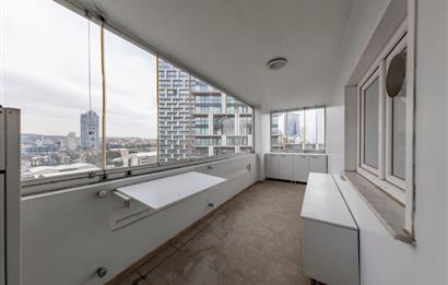 Kartal Yasa Kule'de Kiralık 350 M2 Komple Ofis Katı