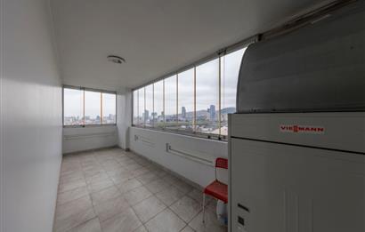 Kartal Yasa Kule'de Kiralık 350 M2 Komple Ofis Katı