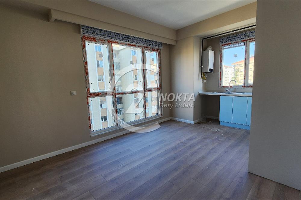 ŞENESENEVLERDE GÜVENLİKLİ 2 YILLIK SİTEDE 2+1 NET 47 M2