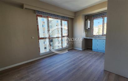 ŞENESENEVLERDE GÜVENLİKLİ 2 YILLIK SİTEDE 2+1 NET 47 M2