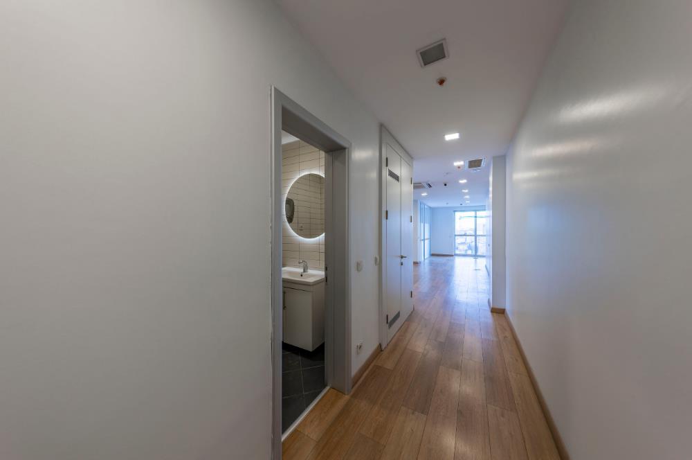 Kartal Yasa Kule'de Kiralık 350 M2 Komple Ofis Katı