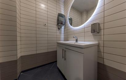 Kartal Yasa Kule'de Kiralık 350 M2 Komple Ofis Katı