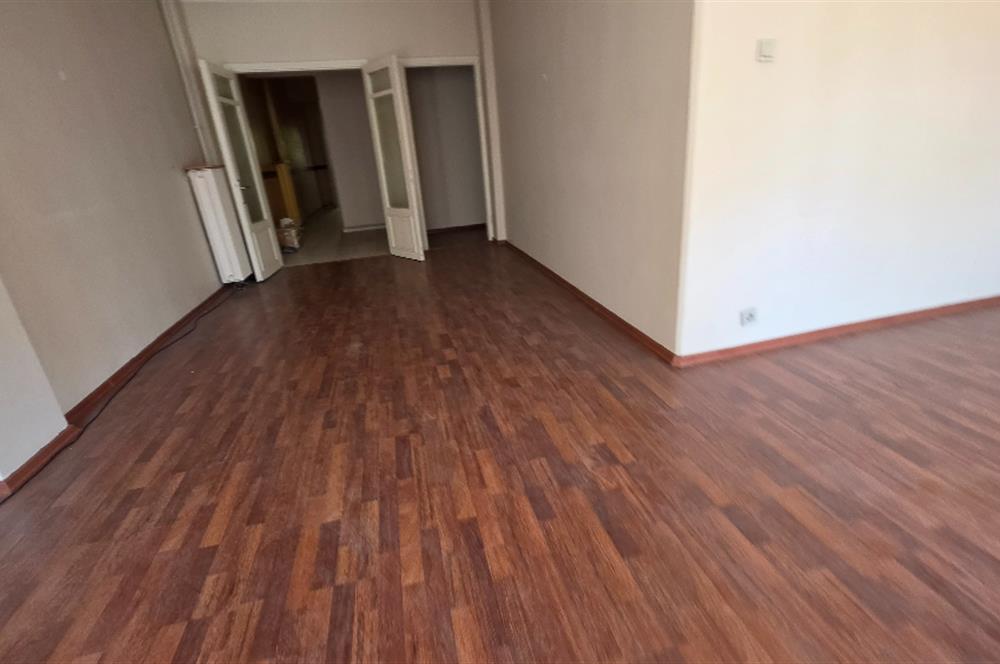 ŞİŞLİ KAZIM ORBAY CADDESİNDE KATTA TEK 3+1 150 m2