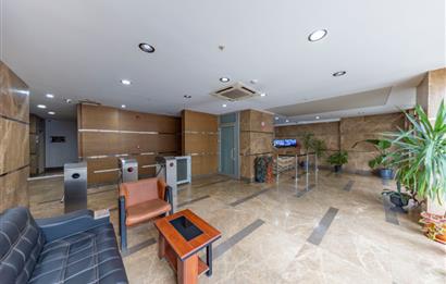 Kartal Yasa Kule'de Kiralık 350 M2 Komple Ofis Katı