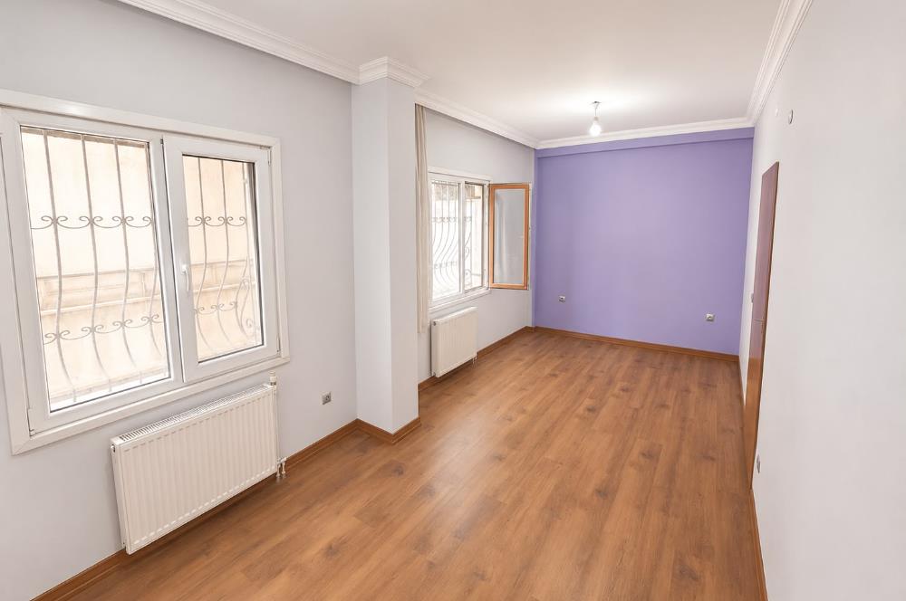 Turkuaz Apartmanı'nda Pazara Yakın, Keyifli Bahçe Katı 1+1 Daire 