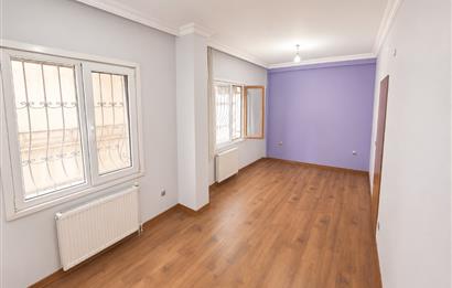 Turkuaz Apartmanı'nda Pazara Yakın, Keyifli Bahçe Katı 1+1 Daire 
