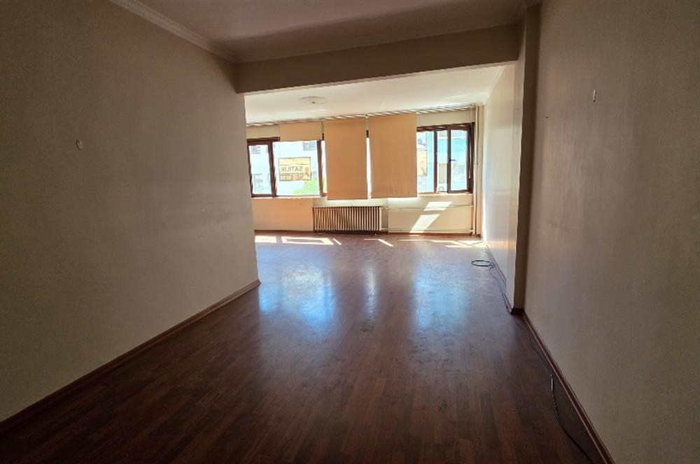 ŞİŞLİ KAZIM ORBAY CADDESİNDE KATTA TEK 3+1 150 m2