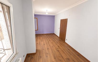 Turkuaz Apartmanı'nda Pazara Yakın, Keyifli Bahçe Katı 1+1 Daire 