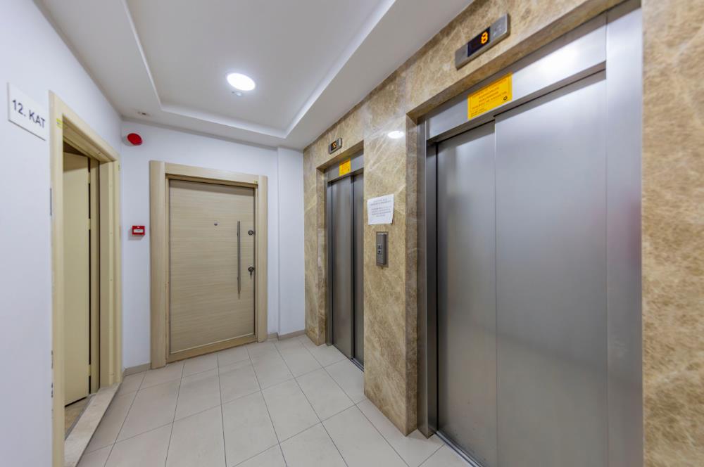 Kartal Yasa Kule'de Kiralık 350 M2 Komple Ofis Katı
