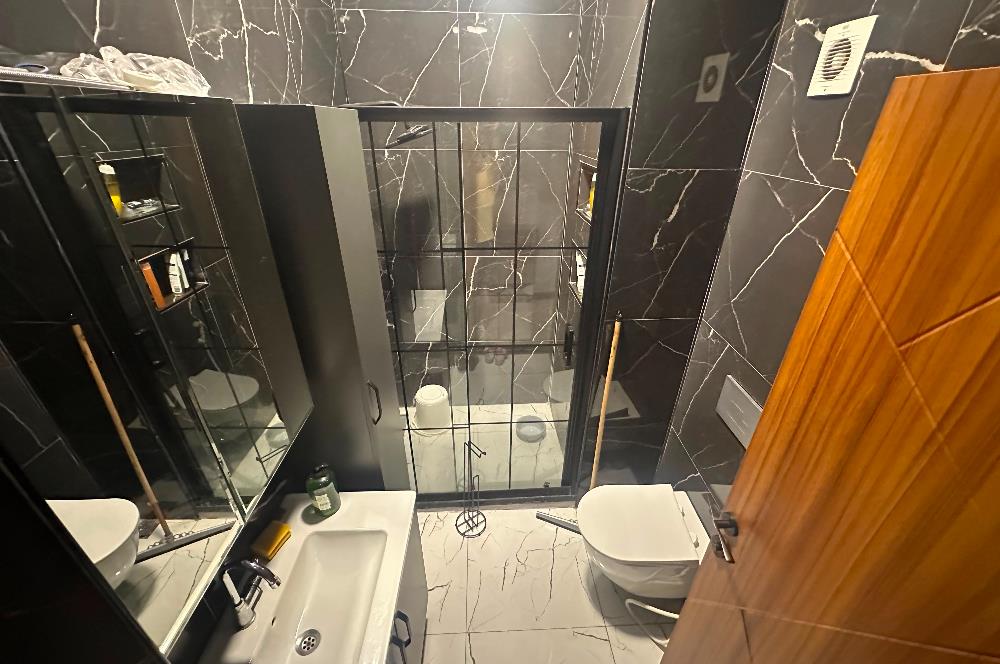 Turkuaz Apartmanı'nda Pazara Yakın, Keyifli Bahçe Katı 1+1 Daire 