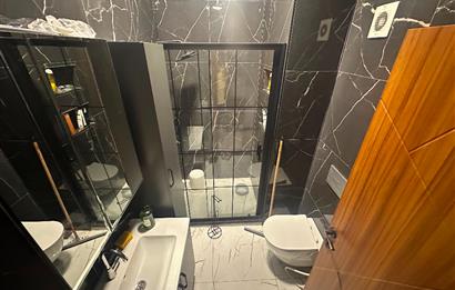 Turkuaz Apartmanı'nda Pazara Yakın, Keyifli Bahçe Katı 1+1 Daire 