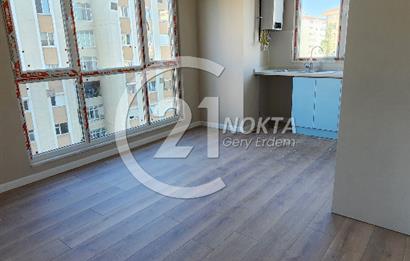 ŞENESENEVLERDE GÜVENLİKLİ 2 YILLIK SİTEDE 2+1 NET 47 M2