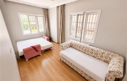 Turkuaz Apartmanı'nda Pazara Yakın, Keyifli Bahçe Katı 1+1 Daire 