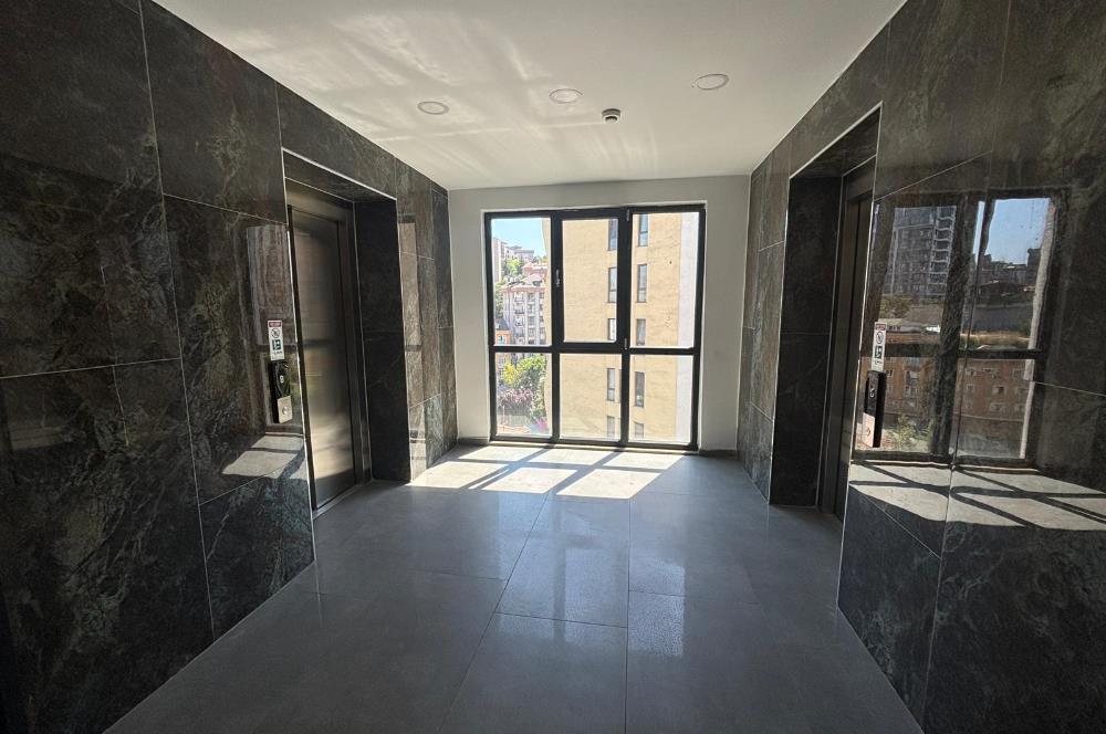 KAĞITHANE MERKEZ MEGA 2 BLOKTA 1+1 KİRALIK DAİRE