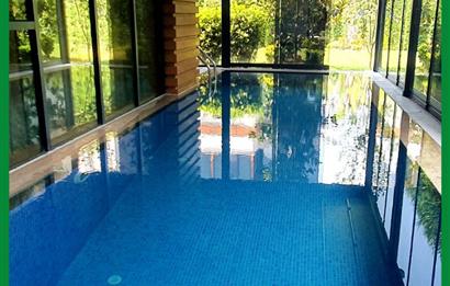 Hayalinizdeki Müstakil ve Güvenli Yaşam: Çatı Teraslı, Havuzlu Luxury Villa!