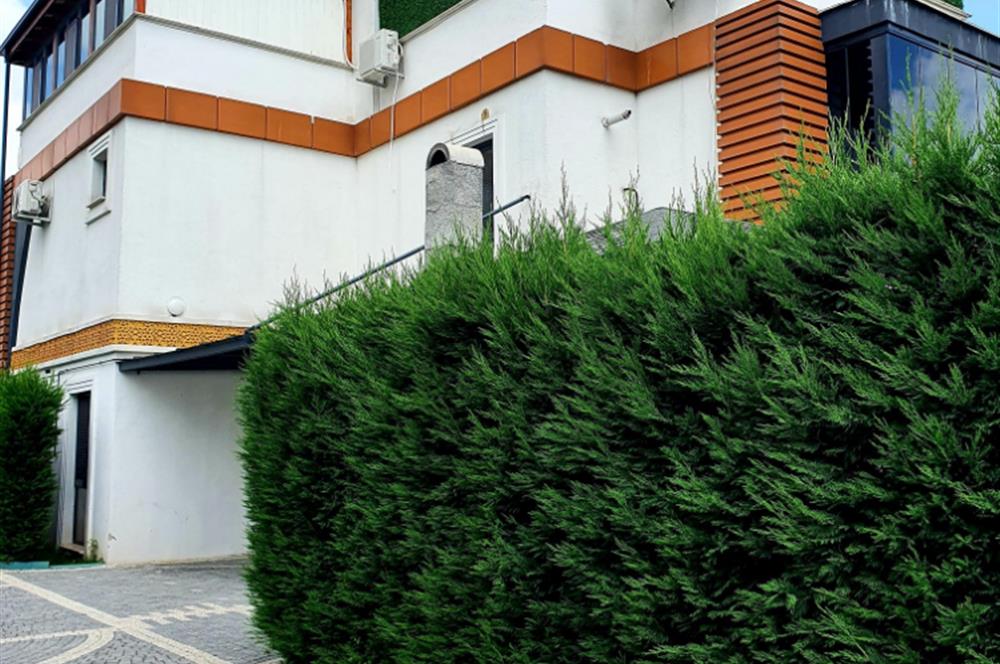 Hayalinizdeki Müstakil ve Güvenli Yaşam: Çatı Teraslı, Havuzlu Luxury Villa!