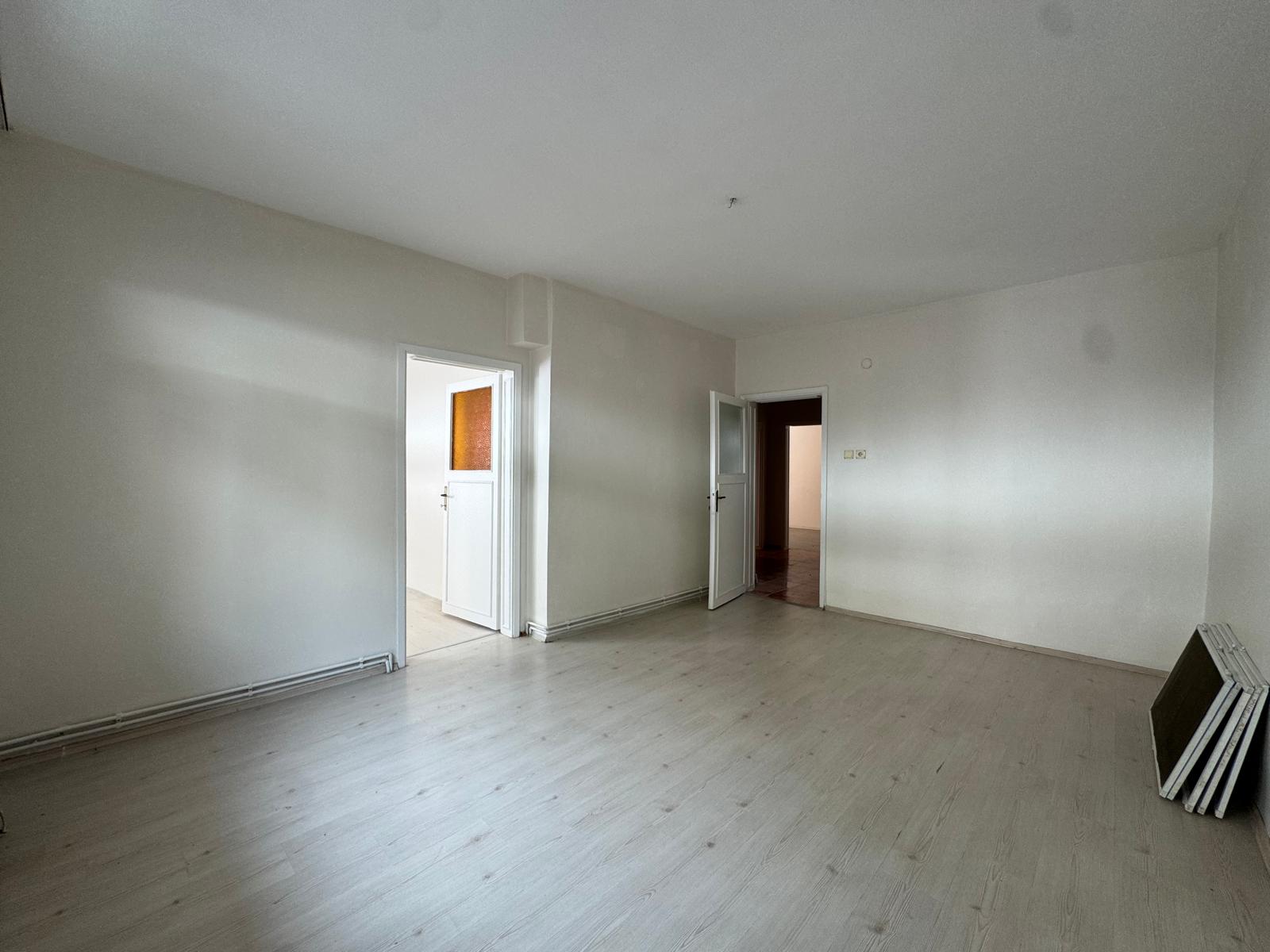 TUZLA YAYLA MAHALLESİNDE GENİŞ 3+1 KİRALIK DAİRE