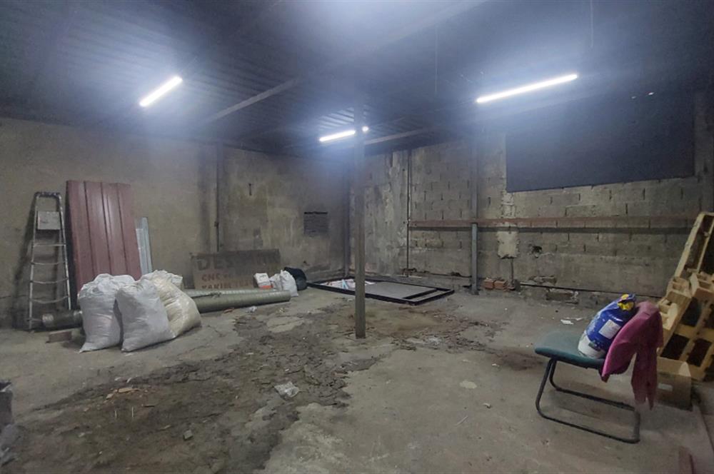 İzmir 1. Sanayi Sitesi'nde Kiralık Dükkan
