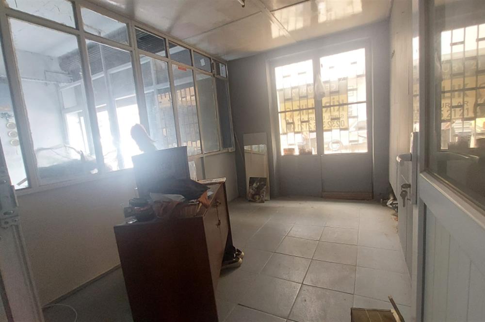 İzmir 1. Sanayi Sitesi'nde Kiralık Dükkan