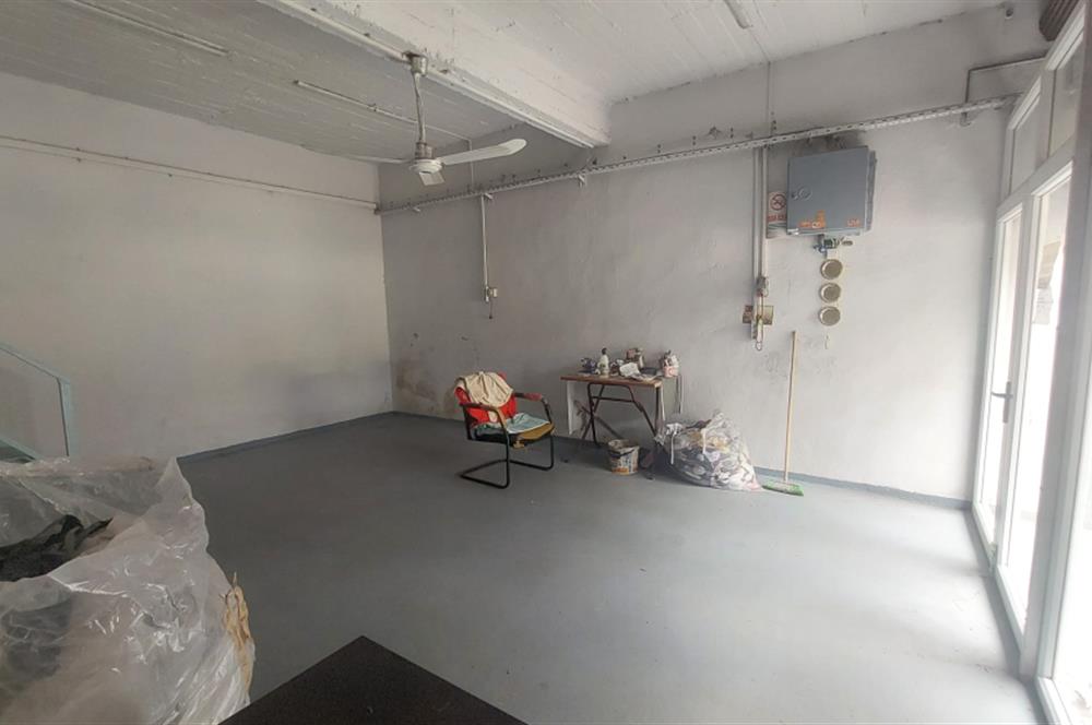 İzmir 1. Sanayi Sitesi'nde Kiralık Dükkan