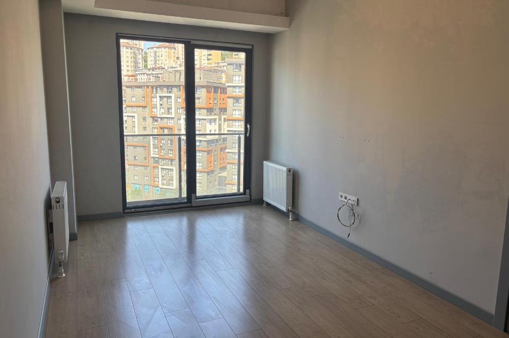 KAĞITHANE MERKEZ MEGA 2 BLOKTA 1+1 KİRALIK DAİRE