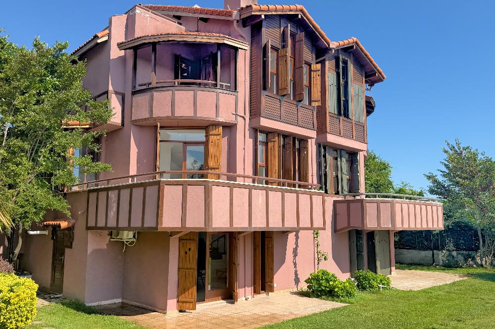 Çatalca Yalıköy Doğa Evleri'nde Yenilenmiş Villa