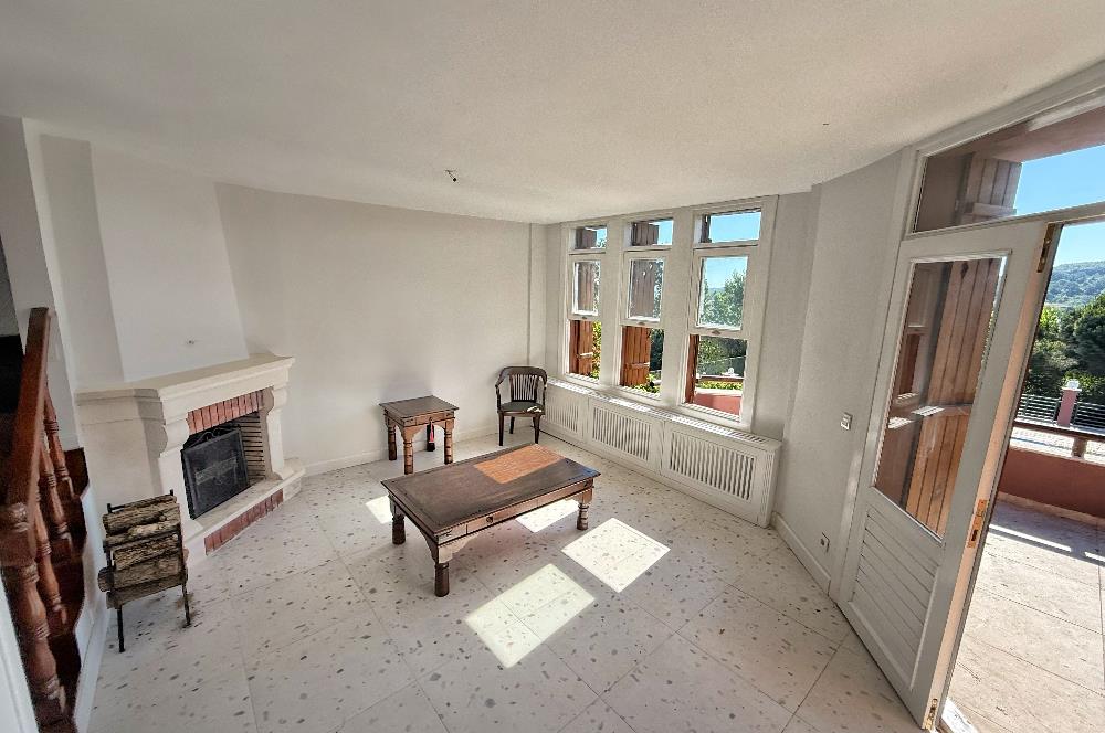 Çatalca Yalıköy Doğa Evleri'nde Yenilenmiş Villa